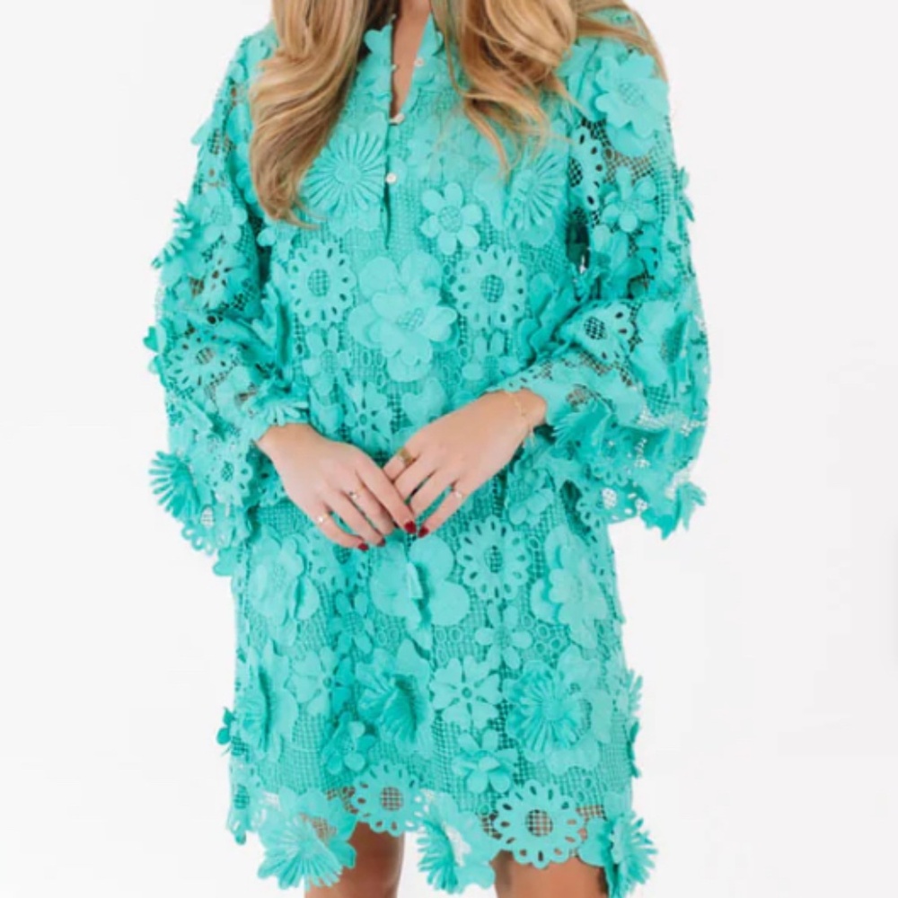 Elegant Floral Lace Midi Dress in Turquoise